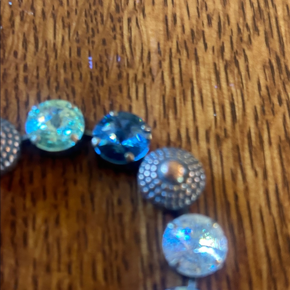 Elegant Blue Crystal Bracelet - Picture 3 of 5